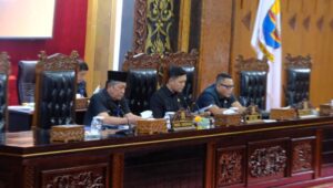 Wagub Sani: 5 Ranperda Inisiatif DPRD Beri Manfaat Positif dan Dorong Kelancaran Penyelenggaraan Pemerintahan