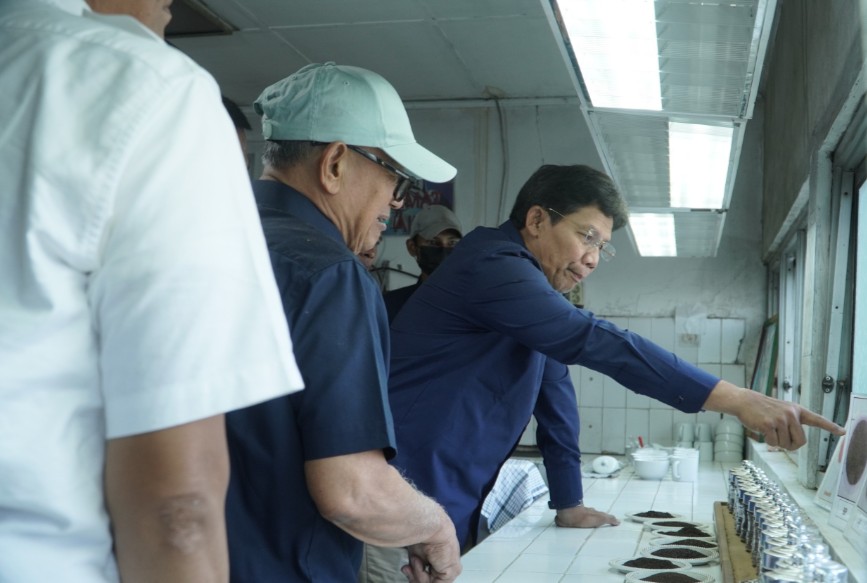 Dewan Komisaris PTPN IV PalmCo Tinjau Keandalan Operasi dan Dukung Peningkatan Kualitas Produksi di Kebun Danau Kembar dan Kayu Aro