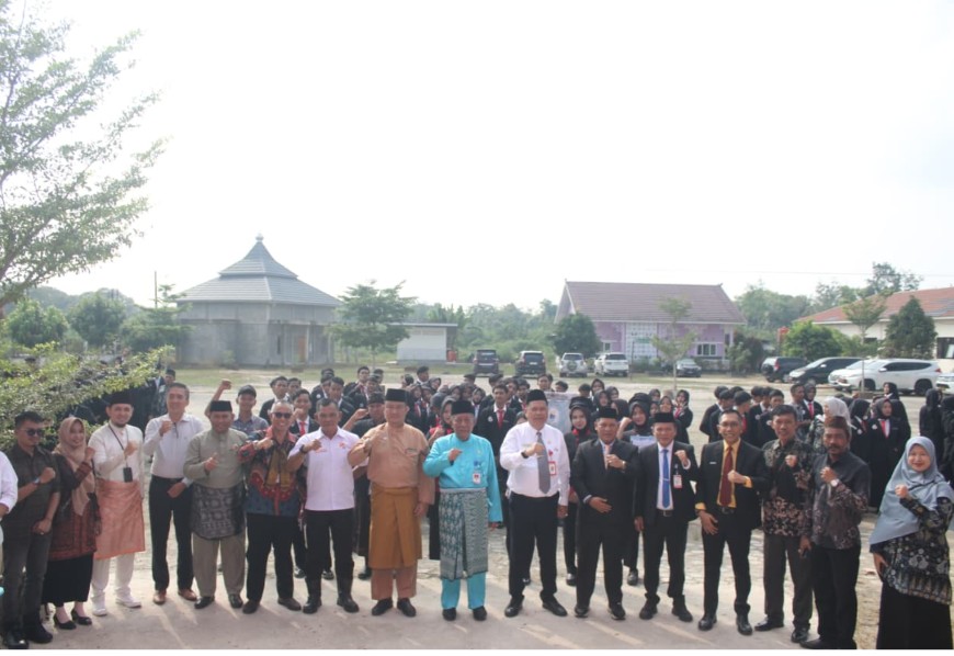 Lepas 219 Siswa PKL SMKN 6 Kota Jambi, Wagub Sani Dorong Generasi Siap Kerja dan Berdaya Saing Nasional