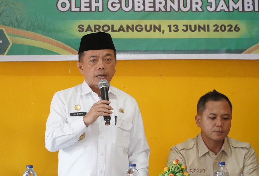 Ringankan Beban Korban Bencana, Gubernur Al Haris Salurkan 10.189 Ton Beras Cadangan