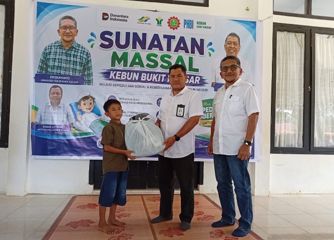 Kebun Bukit Kausar PTPN IV Regional IV Sunat Massal 50 Anak