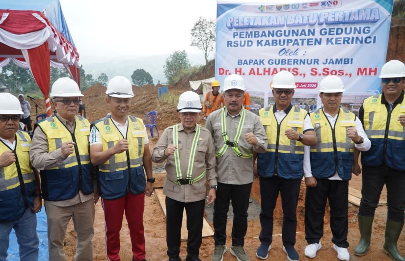 Gubernur Al Haris Letakkan Batu Pertama Pembangunan RSUD Bukit Tengah di Kerinci