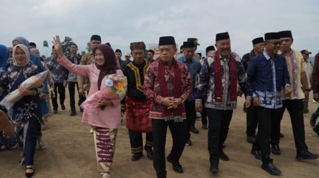 Gubernur Al Haris Harap Kenduri Sko Jadi Pemersatu dan Dorong Perbaikan Sarana Desa