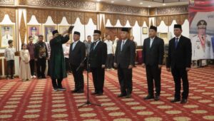 Gubernur Al Haris Lantik Lima Pejabat Pimpinan Tinggi Pratama, Tekankan Penguatan Kinerja, Kekompakan Tim, dan Integritas