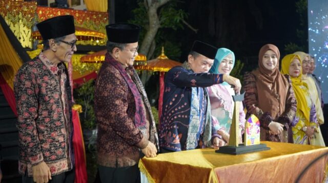 Gubernur Al Haris Buka Jambi Elok Nian Kota Jambi 2026: Bahagia Berbudaya di Serambi Tanah Pilih Pusako Betuah