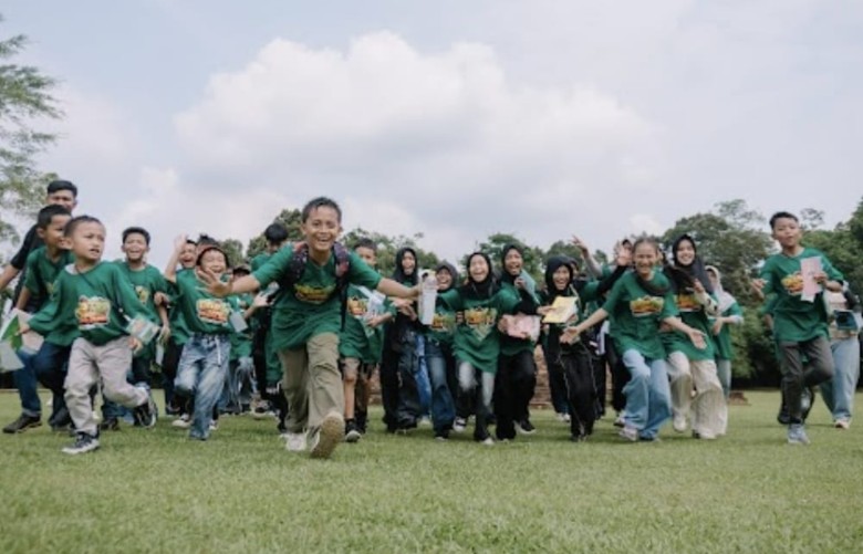 Serunya 50 Pelajar Jelajahi Candi Muaro Jambi Bersama NBT Coal Group