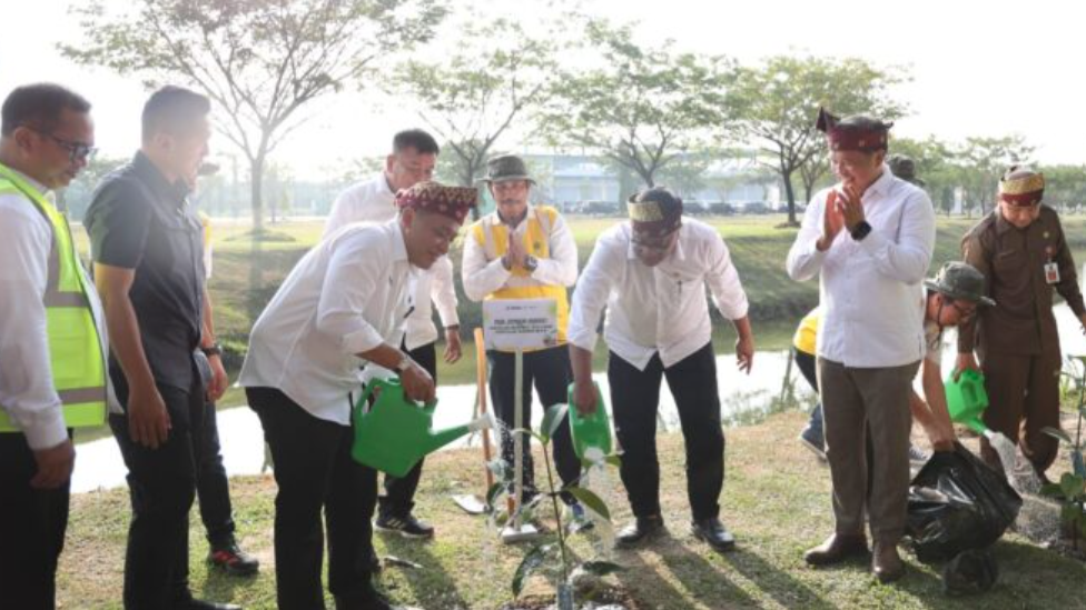 Menteri Lingkungan Hidup-PTPN IV PalmCo Luncurkan Gerakan Tanam 1,5 Juta Pohon