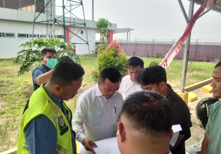 Gubernur Al Haris Tinjau Pembangunan VIP Room Bandara Muara Bungo