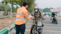Bantu Lindungi Warga dari Kabut Asap, PT SAS Distribusikan 8.000 Masker di Batang Hari Bantu Lindungi Warga dari Kabut Asap, PT SAS Distribusikan 8.000 Masker di Batang Hari